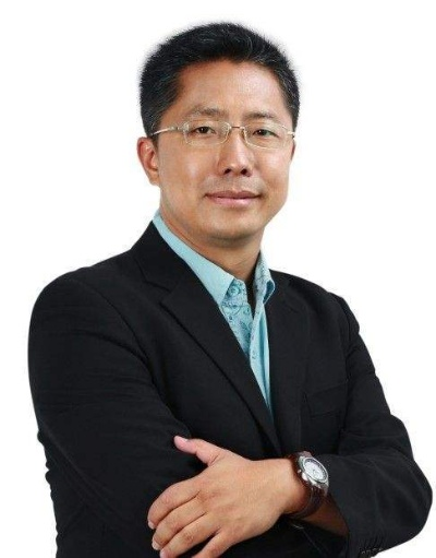 李阳批董宇辉发音争议，董宇辉诚挚道歉引发反思