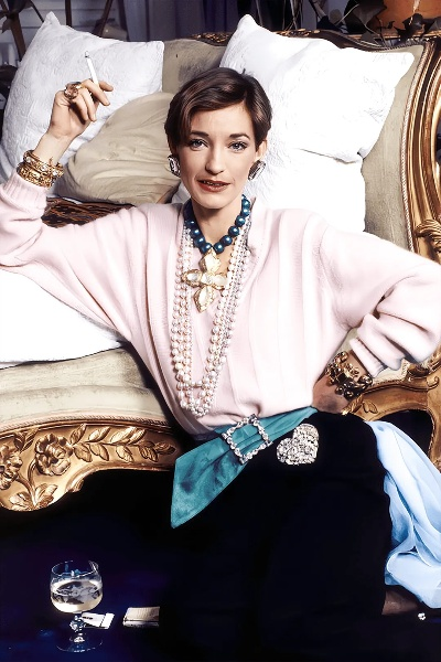 赞妮新装亮相！城市午茶，毛衣尽显奢华与尊贵风范