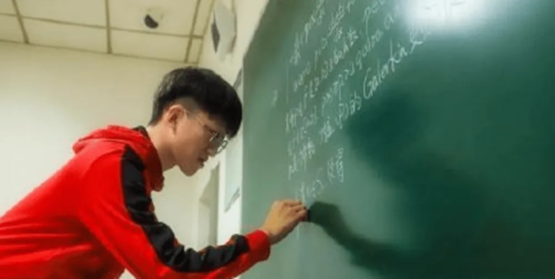 32门课近满分进清华直博，游戏高手的全域通关思维，普通人也能抄作业？