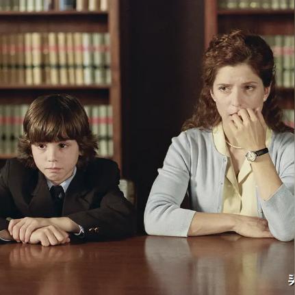 失忆的奥特曼藏着多少游戏暗线？玩家深挖3个隐藏设定，全是官方没说的真相