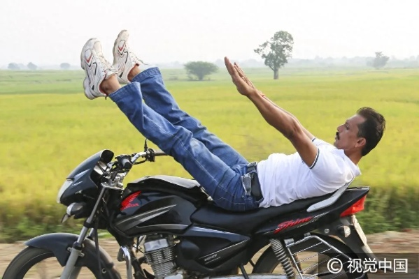 印度战士翘头狂飙摩托，创纪录狂飙1714米速度传奇