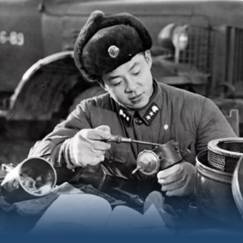 光芒永恒为何能让老玩家守着服务器10年？藏在像素里的「永恒感」才是关键