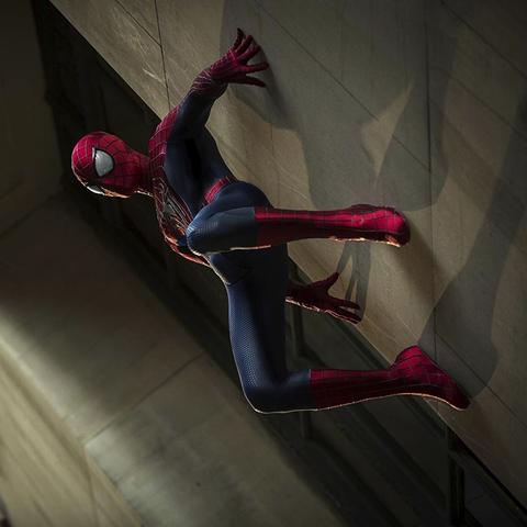 铁甲先锋，IRON机器人全新一代震撼登场，智能革新！