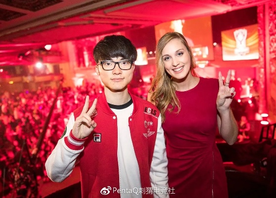 S15告别盛典！Faker&Uzi同框，电竞女神深情献映