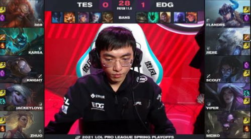 Faker力克TES八进决赛，LOL官方盛赞“神牛”创辉煌
