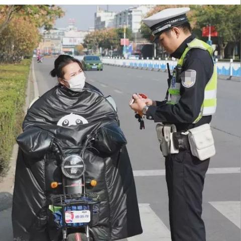 新能源绿牌一照变白牌，UV灯下显神威，网友直呼：科技帅！
