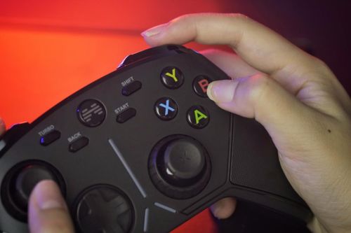 为什么手柄党说这5款单机游戏用键盘玩没那味儿？