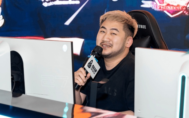 技嘉联手CS茄子，M27UP-QZ联名电竞显，定义新视界