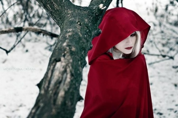 YasalCOS小红帽惊艳重现，游戏圈新潮流引领者