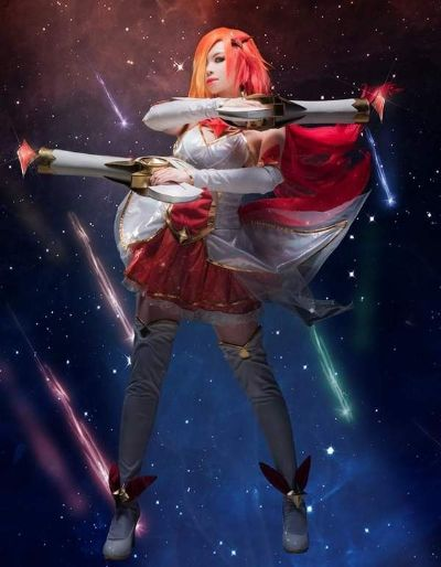 《剑星》尹雪花COS星光守护者：棕色尘埃2，探索新境界