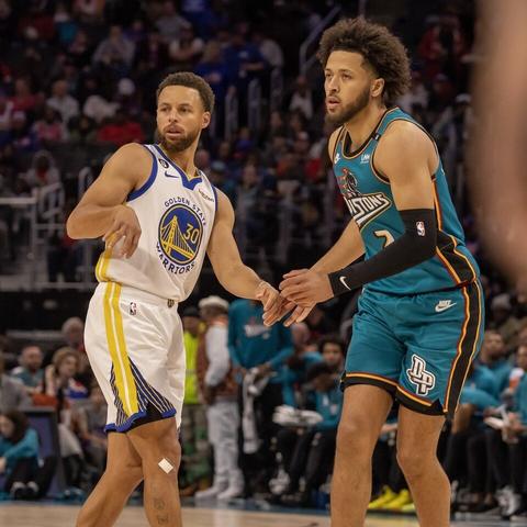 火炬2隐藏套装全解密，为什么老玩家宁愿刷30小时也不肯换传奇？