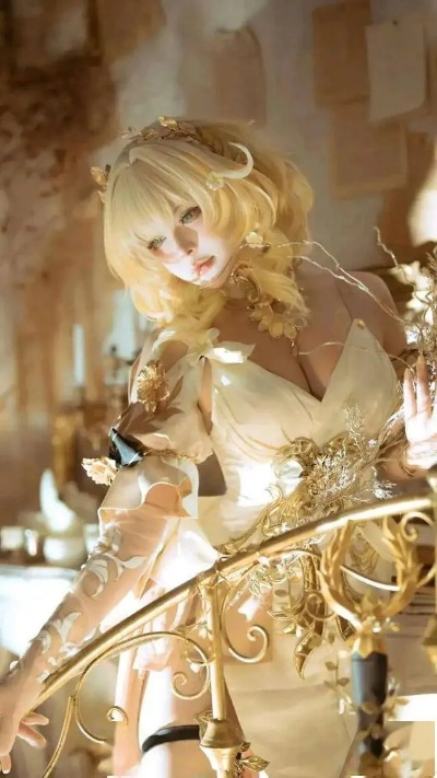 《崩坏星穹铁道》阿格莱雅COS惊艳亮相，模体创新演绎新风尚