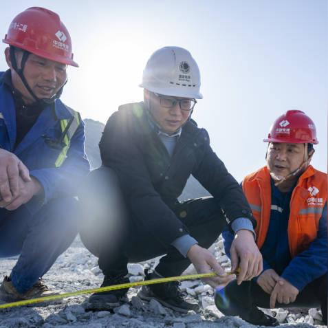 2025免费单机手机游戏下载大全中文版，玩家私藏的无广告神作到底在哪下？