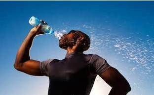 打球后喝冰饮秒发心梗？玩家必看的「运动冷刺激」致命陷阱