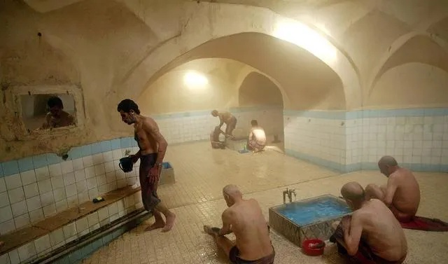 游戏里开澡堂总亏？我用3招把破澡堂做成全服TOP3，附客流密码