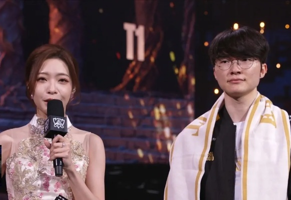 美女主播希然告别S15！T1三连冠荣耀再续，电竞巅峰新篇章！