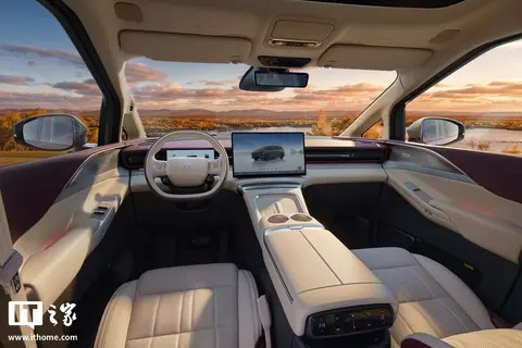 全球首发！小鹏X9三排电动三折叠，创新增程新体验