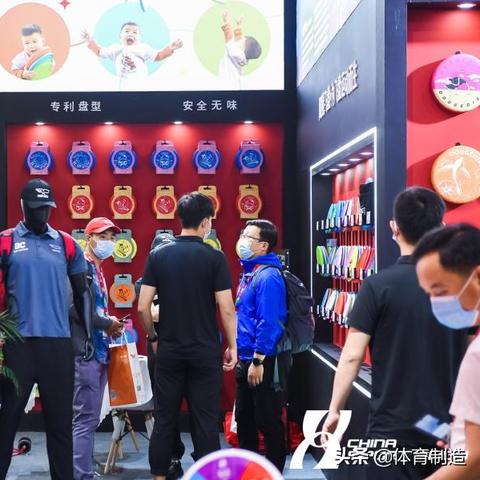 1.76精品版传奇藏着多少老玩家没说破的暗门？当年的终极装备竟要这样拿