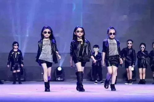 秋冬美妆风采，剑星申才恩体模惊艳演绎新风尚