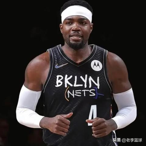 2026年还能找到能打的新英雄年代私服吗？老玩家亲测3款存活服+捡漏技巧