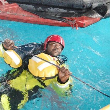 PTSD幸存者心声：航空灾难中，他与妻儿失语的痛苦历程