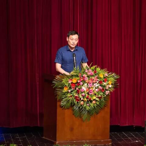 新笑傲江湖爱奇艺版还在瞎玩？老玩家实测30天的渠道专属福利全扒