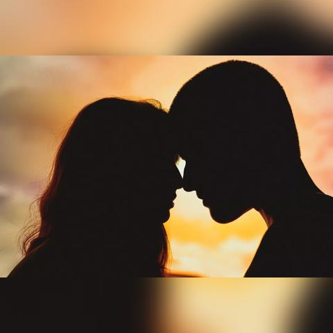 情侣相处总冷场？试试这5款「边玩边贴贴」的双人游戏，把沉默变成超甜互动