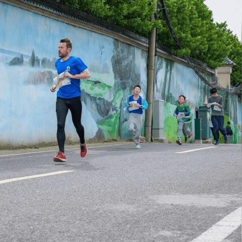 火热岛玩家必看，为什么90%的人卡在资源关？我用3天打通的实战套路