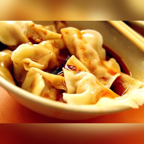 龙之色到底藏着多少游戏秘密？老玩家用300小时实战拆解隐藏机制