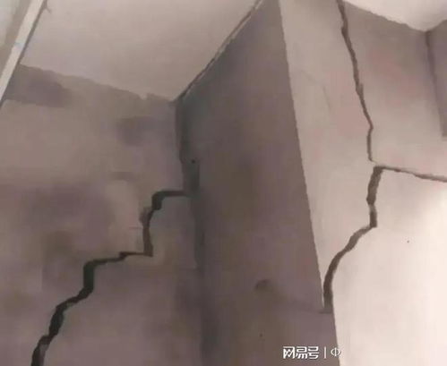 业主买42套房欲打通致楼上墙体裂缝？结构安全专家揭秘3大检测法与应急维权路径
