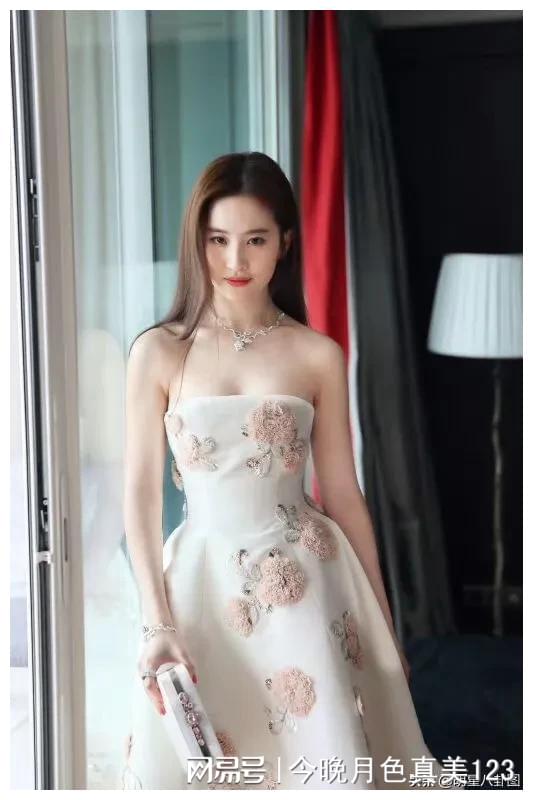 刘亦菲大尺度演出传闻全解析，从神仙姐姐到实力派转型真相