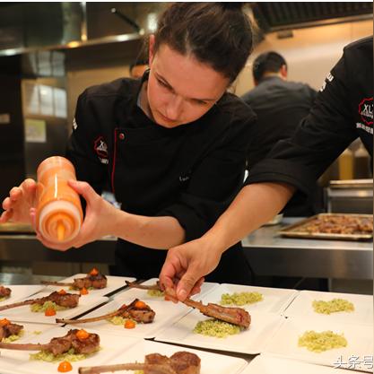 魔兽首映隐藏内容解锁，从暴雪嘉年华到游戏内奖励的完整路径