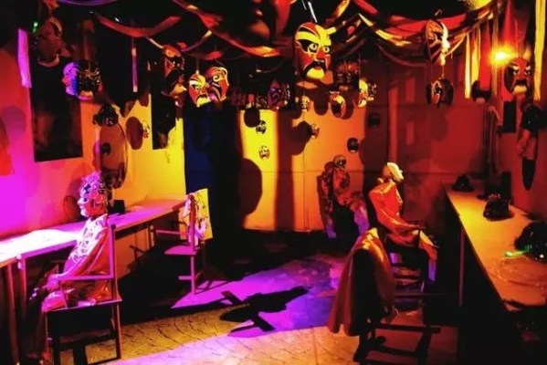 2025年恐怖城类型终极指南，沉浸式鬼屋设计原理与玩家实战通关密码