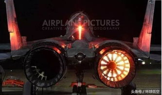 无重力战机总被虐？三维空间格斗的矢量推进与神经接驳战法