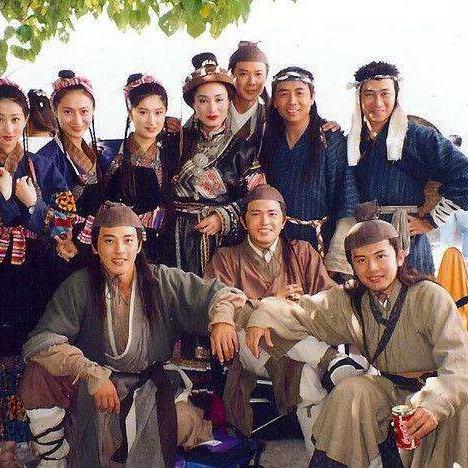 笑傲江湖OL下载全攻略，2025最新版客户端+微端+手游三端对比