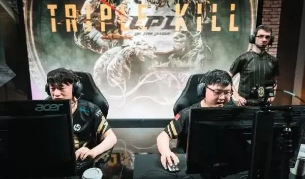 绝版揭秘，2018英雄联盟德玛西亚杯RNG夺冠背后的版本密码与战术黑幕