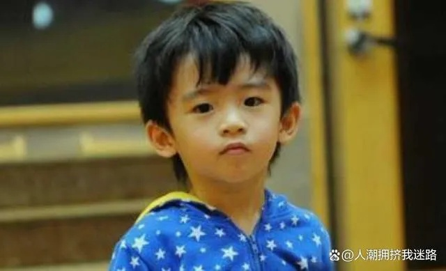 谢振轩的成长底色，在聚光灯下构建心理防护罩