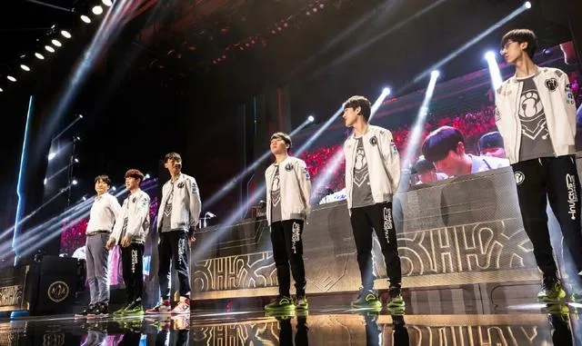 2018LPL春季赛绝版复盘，RNG全华班夺冠背后的战术密码与IG失利真相