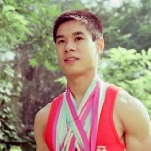 火炬之光2装备天花板怎么破？全职业最强套装与散件实战数据大揭秘