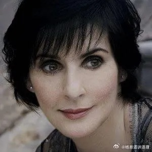 2025恩雅歌曲实战圣经，7首凯尔特神曲如何治愈失眠焦虑与注意力危机