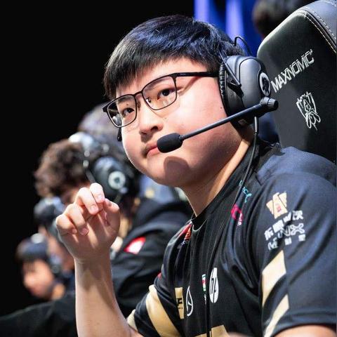 2013LOL全明星赛尘封档案，Faker首秀战Uzi，上海决战如何改写电竞史？