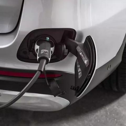 奔驰高速失控真相，从定速巡航绑架到刹车信号丢失的全链路应急破解指南