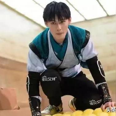 仙侠世界答题器哪个靠谱？2025年实测3款自动答题工具避坑指南