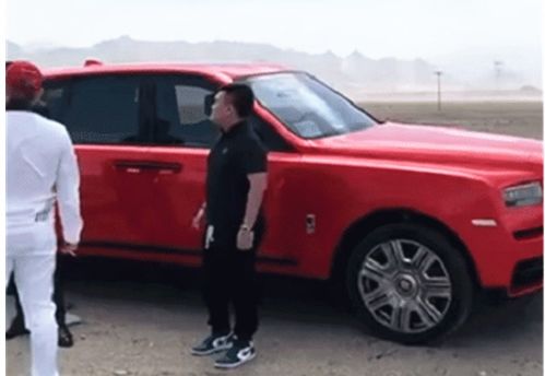 库里南车主豪车翻车理赔受阻，面临维权新挑战！