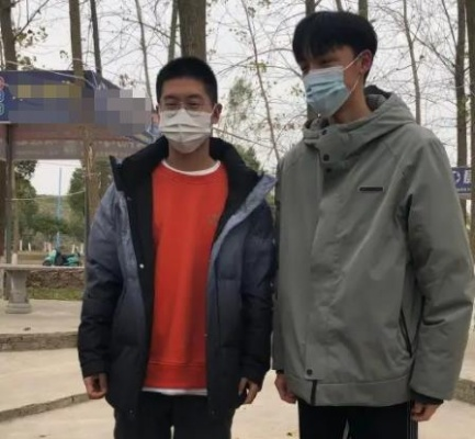 武大新生彭文乐报到全记录，寻亲家庭教育复盘与2026新生避坑指南