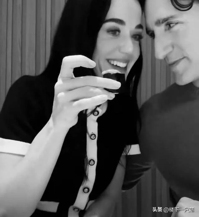 水果姐公开与特鲁多恋情！首曝光甜蜜自拍，自身价值瞬间飙升