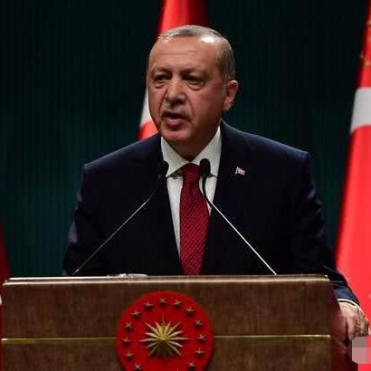 金融帝国2股市赚钱太慢？绿票讹诈+杠杆收购双核驱动打法