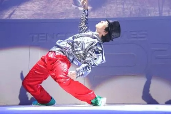 阎玺功夫街舞技术白皮书，达人秀冠军的表演架构与训练体系揭秘