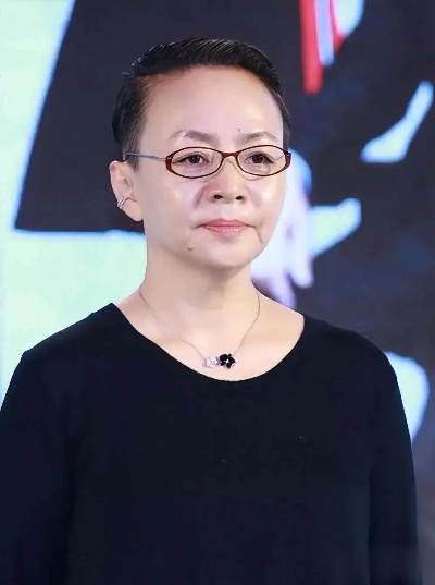 宋丹丹退休真相揭秘，体制内退休≠退圈，2026年综艺影视双开花