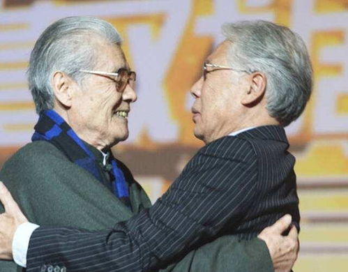 蓝天野生前自述双重人生类型，跨界艺术家的平衡术与2026新趋势